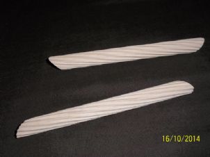 5 PAIRS OF FIFE SHOW CAGE PERCHES DEEP CUT. 